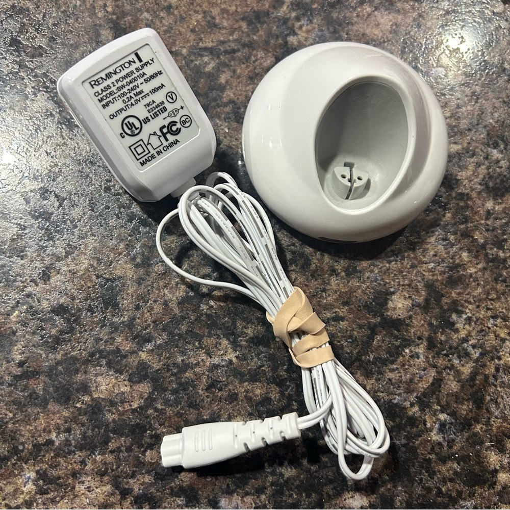 Remington OEM White Ladies Shaver Charging Dock and Class 2 Power Supply